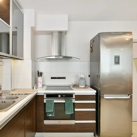 2br Haven - Steps From The Mall Apartment *