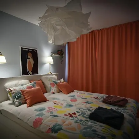 2br Haven - Steps From The Mall * Varna